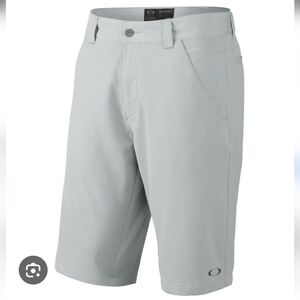Oakley Mens Grey Golf Shorts Size 30